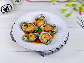 清蒸鲍鱼，原汁原味。