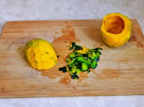 去皮冷水冲洗干净。