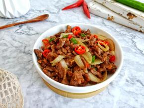 经过腌制后的牛肉汁水饱满不腻口。