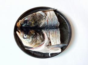 加白胡椒粉一勺。