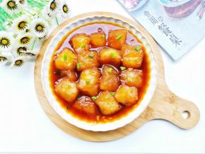 开大火煮至汤汁浓稠撒上葱花，完成。