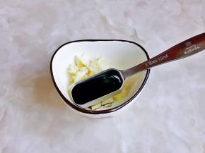 加入红烧酱油。