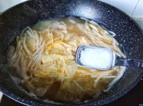 加一点点盐调味。