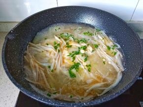 撒点葱花就可以关火了！