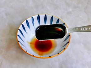 加入红烧酱油。