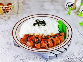 米饭也好了，按个人喜欢摆盘就可以啦！