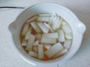 加入刚才煮花蛤的原汤煮开。