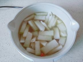 加入刚才煮花蛤的原汤煮开。