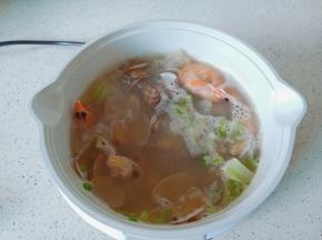 出锅撒点葱花。