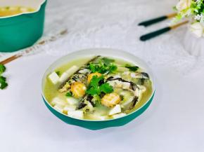 盛出即可享用，今天用的这款小锅的盖子还可以当碗用，太赞了。