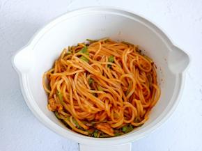 用筷子搅拌均匀即可。