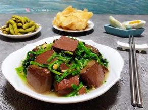 鸭血和菠菜营养特别丰富经常食用对身体有益