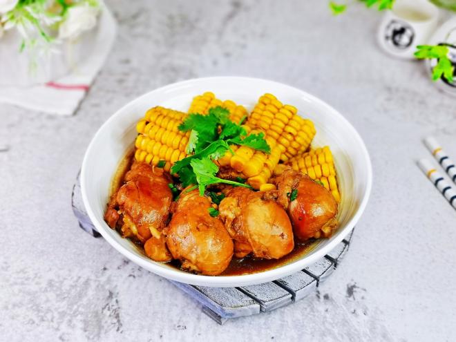 红烧鸡腿焖玉米