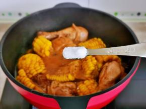 按个人口味加入盐。