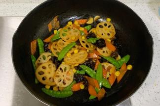 翻炒均匀即可出锅。