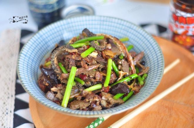 蒜苔炒羊杂