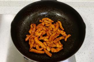 翻炒均匀即可出锅。