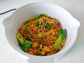 开大火快速翻炒均匀即可出锅。