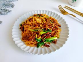 滑嫩的牛肉丝和蚝油的鲜香让米线发挥到了极致。