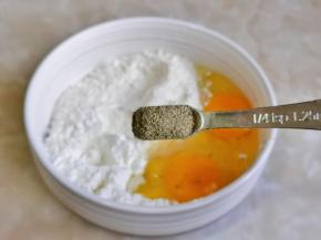 加入黑胡椒粉。