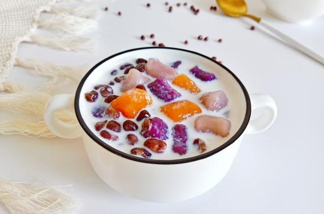 蜜豆牛奶三色芋圆