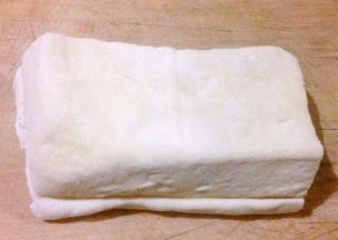 朋友自己做的豆腐送来一块准备做肉末炖豆腐超级好吃