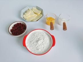 所有食材全部称重备用。