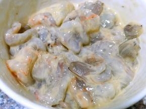 打入一个蛋清抓匀煨制十分钟入味