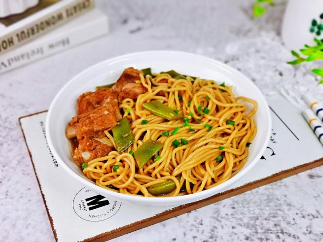 豆角排骨焖面