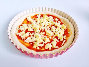 撒上一层芝士。