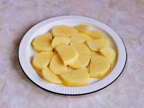 装入盘中，尽量平铺。