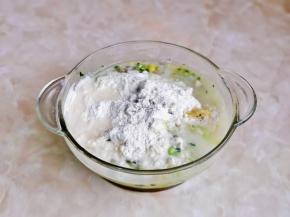 最后加入面粉与水。