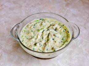 充分搅拌均匀且无干粉。