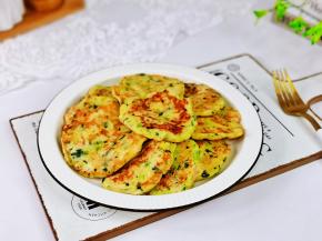 依次做好装盘。