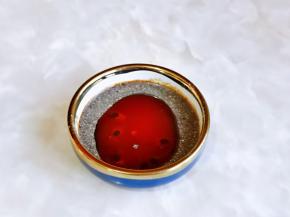 沙拉汁：生抽1勺，百香果醋1勺，橄榄油1勺，黑胡椒2克搅拌均匀。