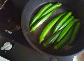 秋葵焯水1分钟，