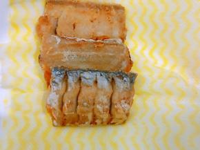 煎至两面金黄捞出备用