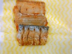 煎至两面金黄捞出备用