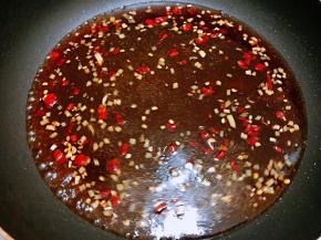 加入糖醋汁煮开