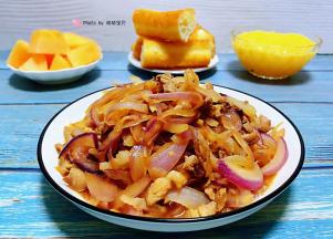 搭配油条小米粥水果一起吃超级棒