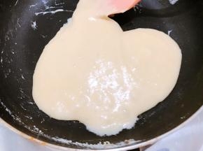 加入奶粉混合均匀后关火