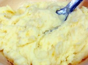 将所有的调味料拌匀完全入味