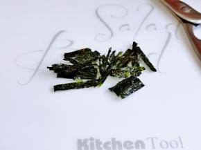 海苔剪条状。