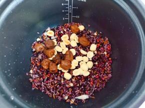 再加入桂圆。