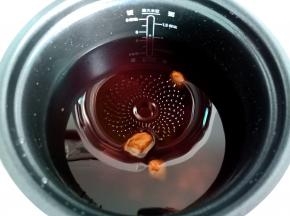 再加上刚才泡米的水。