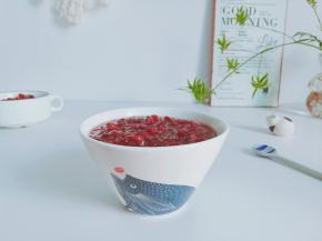 美容养颜的一碗粥就做好了。