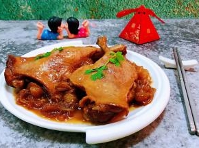 鸭腿和魔芋的营养价值非常丰富经常食用对身体有益