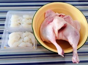 准备原材料鸭腿、魔芋