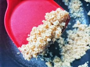 藜麦煮20分钟左右至开花，捞出沥干水分，