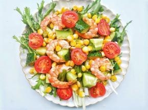 将其余所有食材混合，加入油醋汁拌匀，完成。